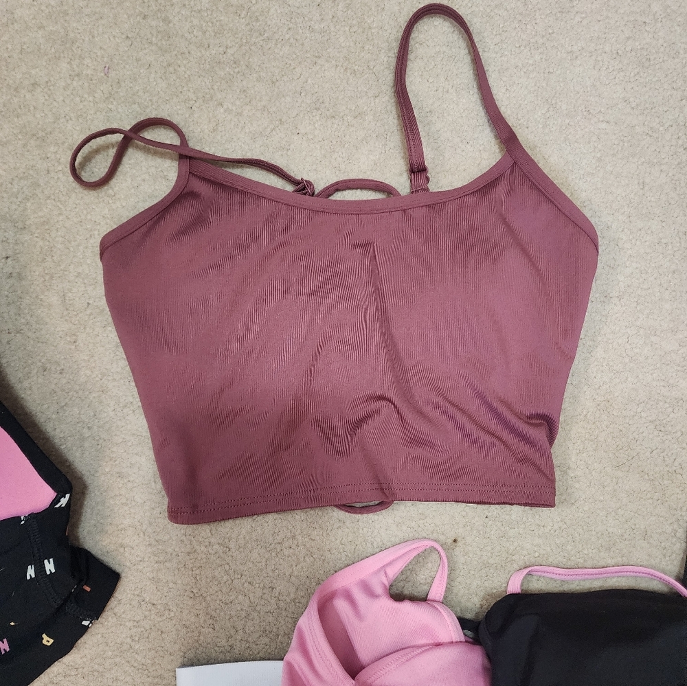 Lightly lined lace up back sports bra